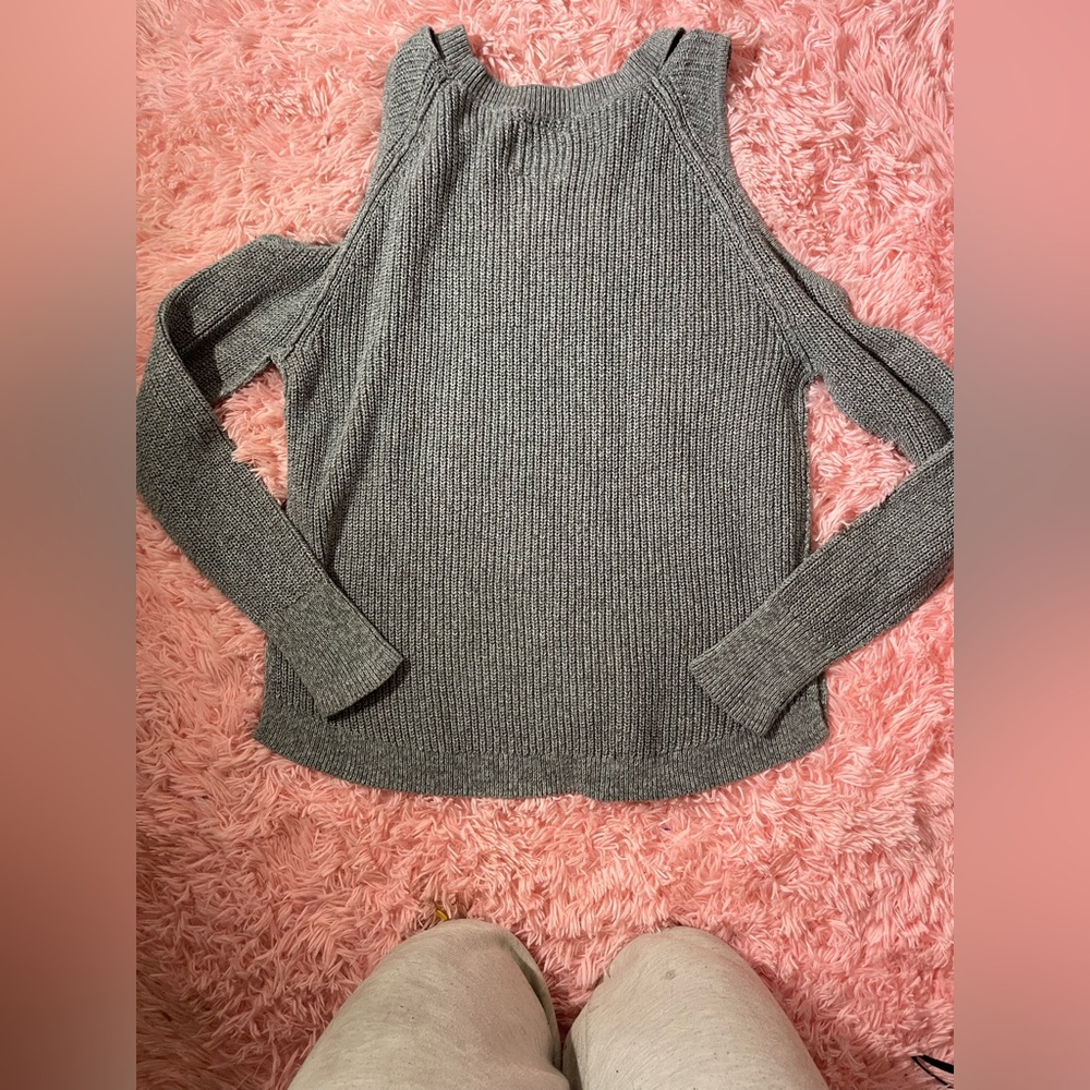 Hollister Women’s Gray Cold Shoulder Sweater Ribbed Knit Long Sleeve Size large - Picture 6 of 6